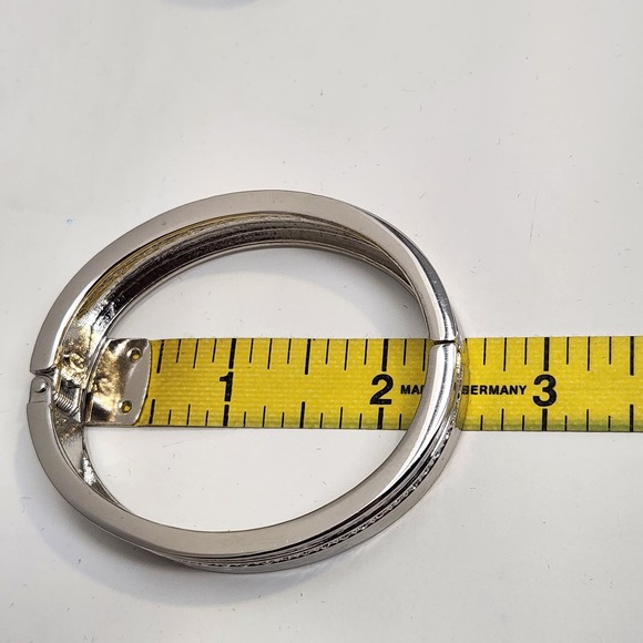 Real Collectibles by Adrienne Silver Tone Diamonte Hinge Clamper Bracelet Oval - Picture 5 of 8
